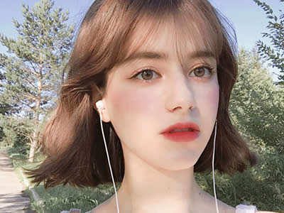 怎么才能看出一个男生是喜欢你还是把你当做朋友?