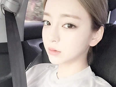 那些主动追男生的女孩,后来怎么样了?