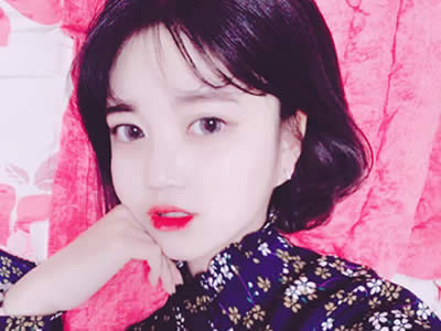 撩凯子:女人吸引男人注意的小技巧