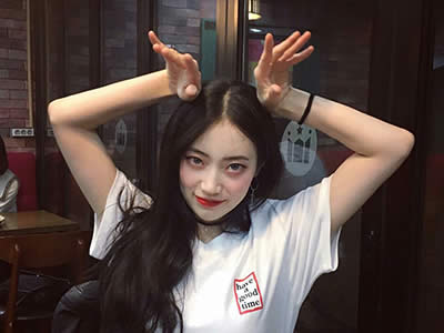 追喜欢的男生要每天联系他吗,追男生几天聊一次微信好?