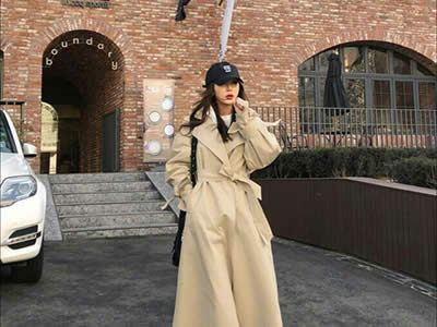 水瓶座女生怎样追不认识见过好几次的同一个学校的天蝎座男生?