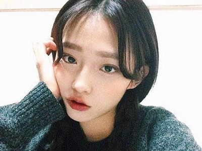 男生挡着女生路啥意思?男生喜欢女生会故意刁难她吗?