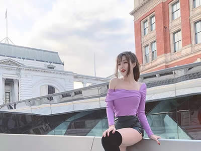 男生故意回头看我,男生那些小动作是故意引起女生注意的?