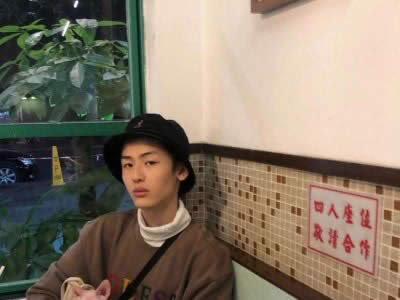 男生只是撩你的表现,男生只聊天不想和你谈恋爱怎么办?