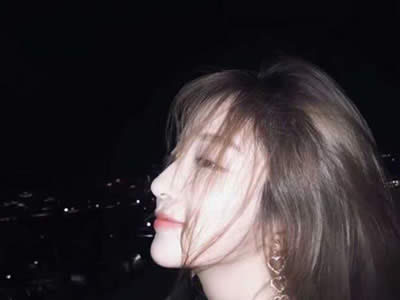 男生追一年要答应他吗?男生追自己很久了要答应他吗?