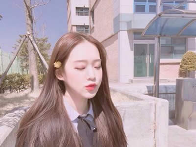 漂亮女生追男生容易吗?长得漂亮追男生是不是比较容易?