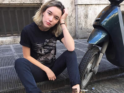 没男生追的女生能恋爱吗?自己没有男人追怎么办?