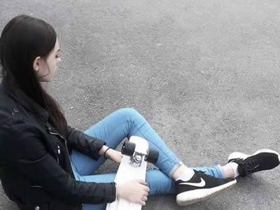 追我的男生借钱靠谱吗?一个追自己的男生借钱要给他吗?